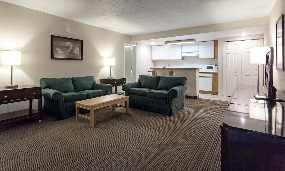 Red Roof Inn & Suites ДеКалб Екстериор снимка