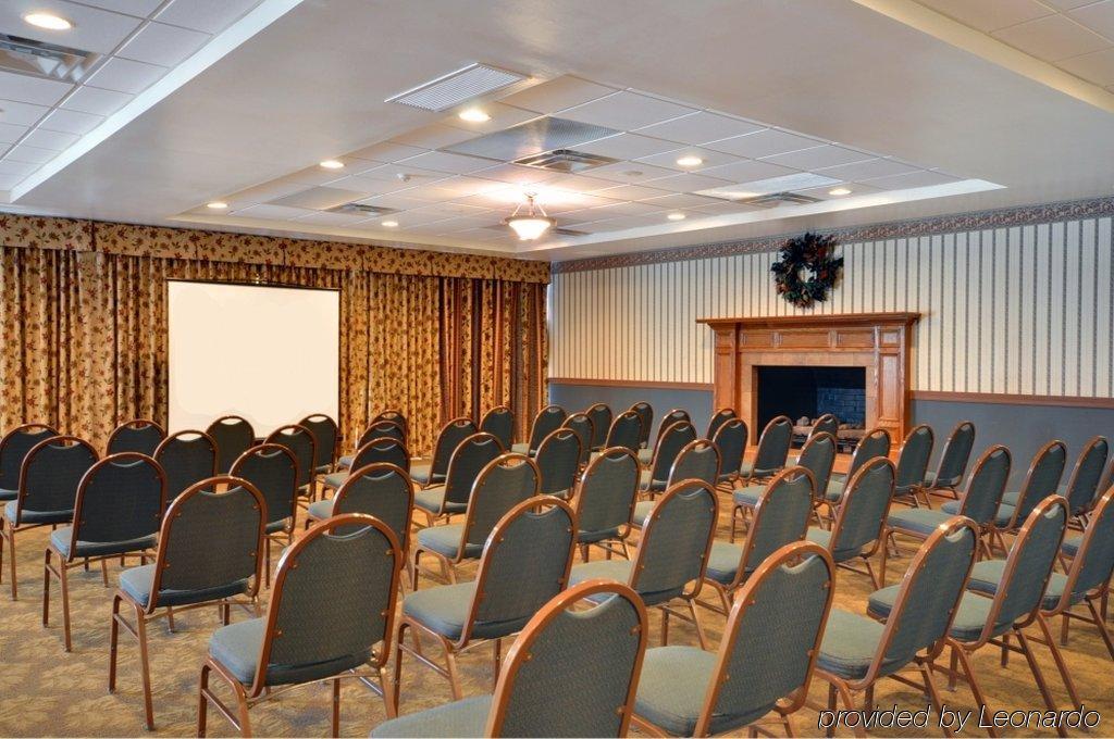 Red Roof Inn & Suites ДеКалб Бизнес снимка