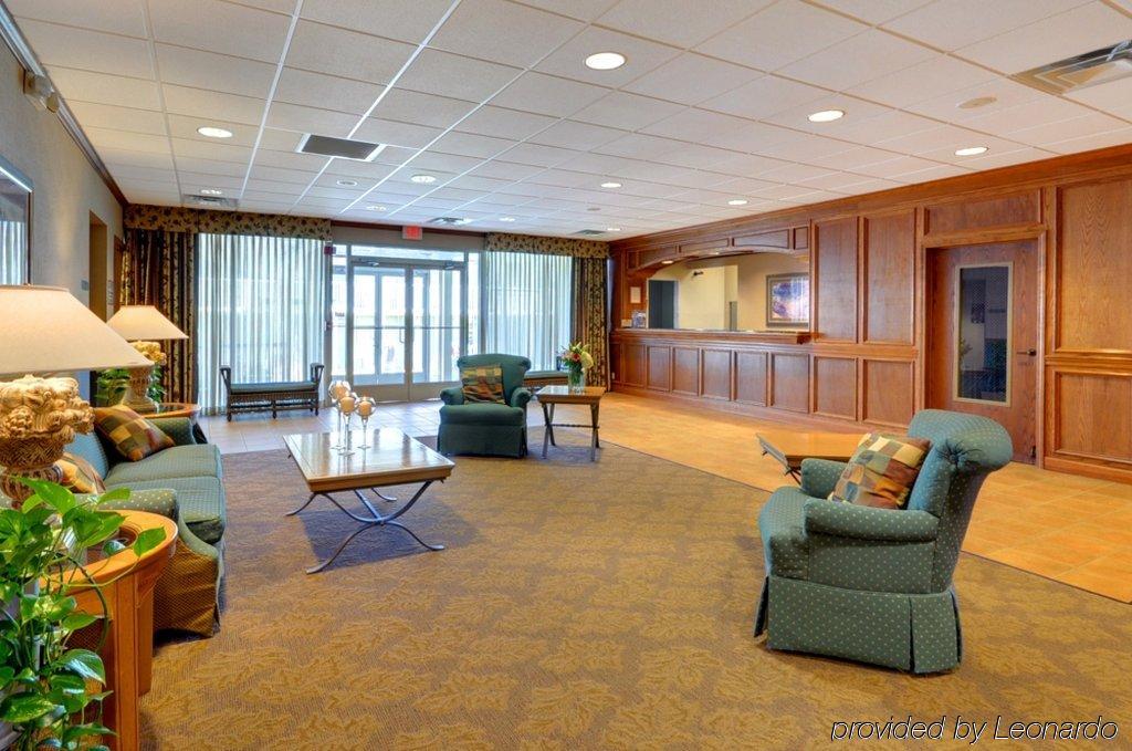 Red Roof Inn & Suites ДеКалб Интериор снимка